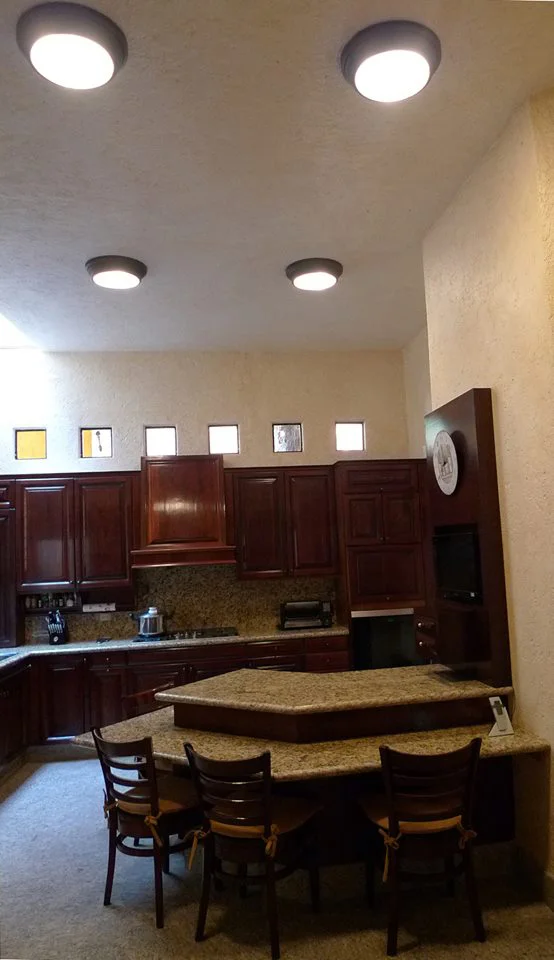 B Residence kitchen and breakfast area